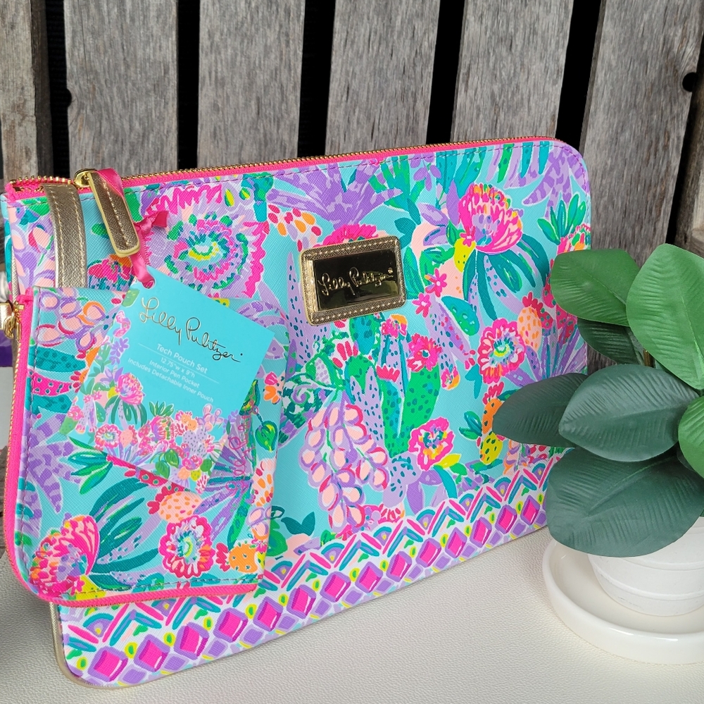 Lilly Pulitzer 2 Piece- Chic Magnet Tech Pouch Set Me & My Zesty
